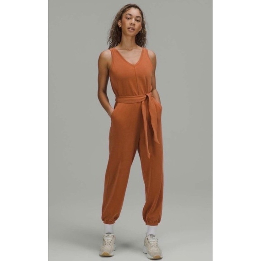 Lululemon Ease Of It All V-Neck Jumpsuit Womens Size 6 Butternut Sporty Travel